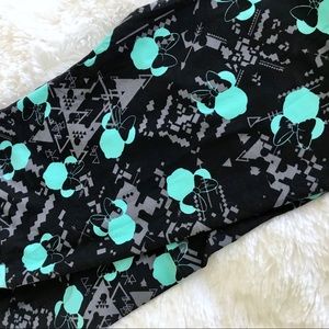 EUC Disney Geometric Leggings